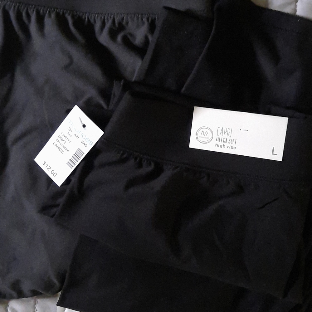 "Lot" of two pr Maurices leggings/capri blk/gray